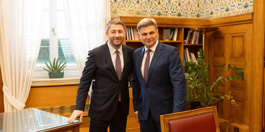 Ανδρουλάκης: Ο Νίκος (Φαραντούρης) θα προσφέρει στον αγώνα μας